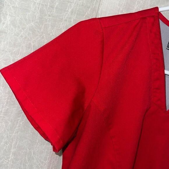 Grey’s Anatomy XS Red V-Neck Short Sleeve Fitted 3 Pocket Scrub Top - Picture 3 of 9